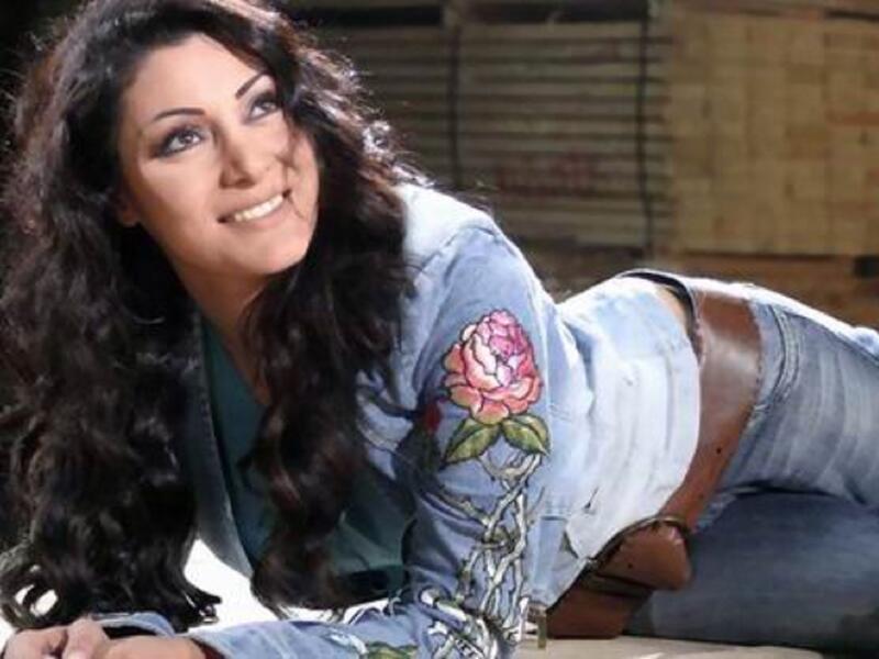 اللبنانية مايا نصري والتي اشتهرت بأكثر من أغنية لعل أبرزها "أخبارك ايه حبيبي" و"حبة حب" واتجهت نصري للتمثيل في السينما المصرية، وتزوجت من المخرج المصري ايهاب لمعي واختفت بشكل كبير عن الساحة الغنائية.

