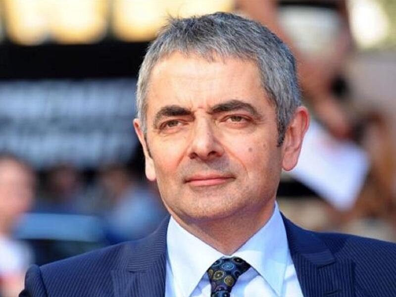 مستر بين: تناقلت جميع المواقع الإجتماعية و الصحف منذ فترة, خبر اعتناق الممثل الأمريكي روان انكيستون,  المشهور بـ (مستر بين) الإسلام,  الا ان النجم اصدر بيانا نفى فيه هذه القصة جملة وتفصيلا.