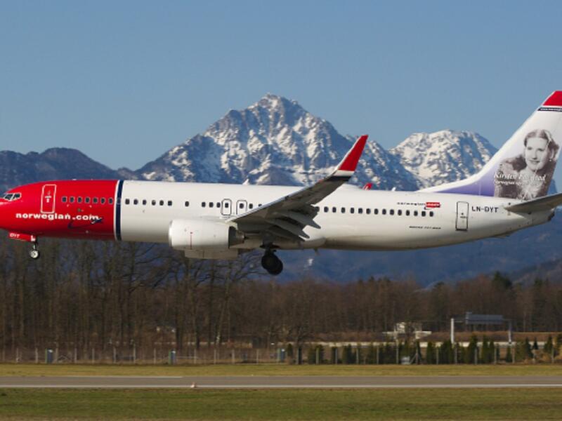 المختطف الذي استسلم مقابل البيرة: في 21يونيو 1985 اختطف رجل يحمل مسدساً طائرة على متنها 116 راكباً خلال رحلة محلية في النرويج المختطف الذي كان يتناول الكحوليات خلال العملية بأكملها قام بتسليم مسدسه إلى السلطات بعد ساعةٍ واحدةٍ مقابل الحصول على المزيد من البيرة