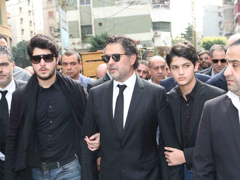 المطرب اللبناني راغب علامة وهو أبرز المتألمين لفراغ ذويهم، حيث بدأ الامر بوفاة والدته الحاجة وفيقة عن عمر يناهز 78 عاما إثر تعرضها لأزمة قلبية، ليلحق بها والده الحاج صبحي علامة، بعد وفاتها بشهر واحد، وهو ما جعل راغب يعيش حالة نفسية سيئة.
