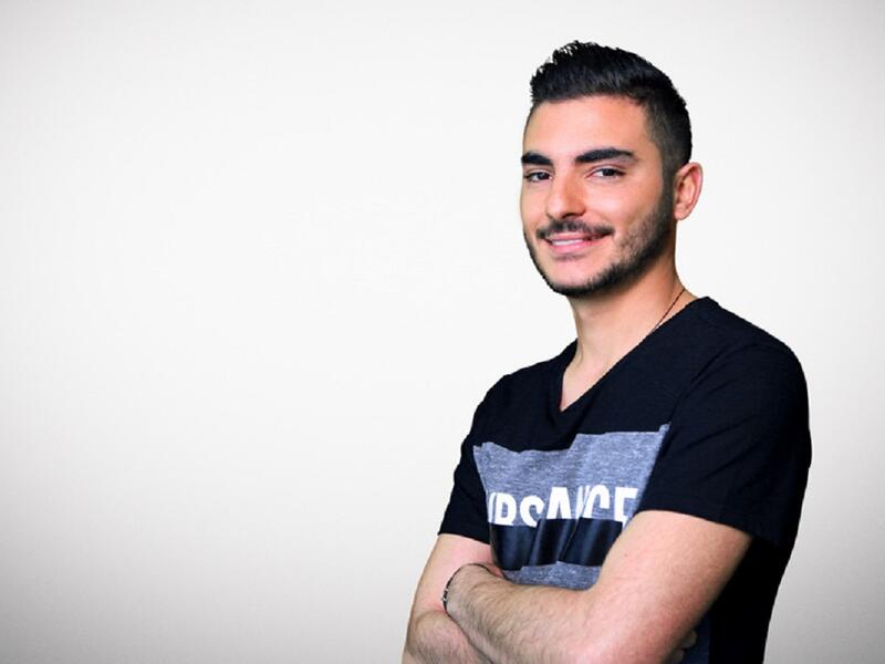 "سليم شبيل" من تونس، درس تصميم الأزياء، وعمل في مجال تنسيق الملابس في العديد من الأفلام والإعلانات التجارية.
