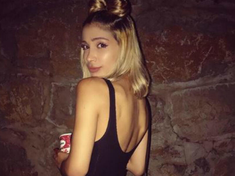 The Lebanese hottie is the daughter of Lebanese Diva Nawal Al Zoghbi and her 'ex husband' Elie Dib