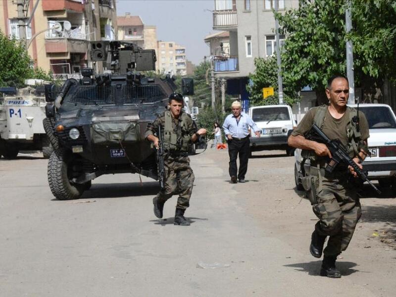 Turkish special forces are seen on patrol in Diyarbakir. (AFP/File)