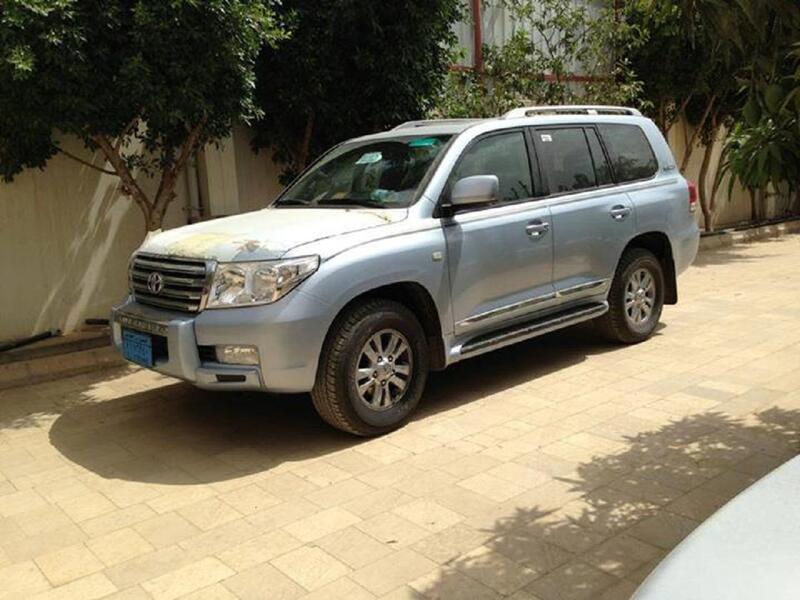 اليمن: تويوتا (لاندكروزر) قد تكون طبيعة مناخ البلاد سببا من أسباب رغبة اليمانيين باقتناء هذه السيارة. كانت ولا زالت الأولى في السوق اليمنية.