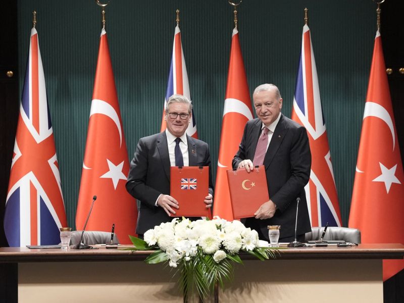 Britain's Prime Minister Keir Starmer (L) and Turkey's President Recep Tayyip Erdogan (R) pose after signing an agreement to sell 20 Eurofighter jets to Ankara in a 10-year deal worth nearly $11 billion at the Presidential Palace in Ankara on October 27, 2025. AFP Turkey signs €11 billion Eurofighter deal with UK