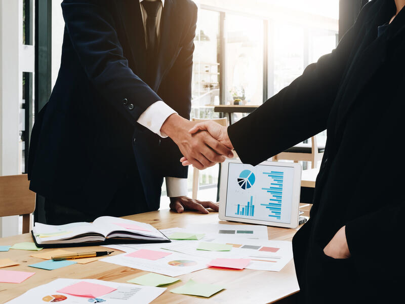 صفقة اندماج بين أكبر بنكين في السعودية أقتربت من الإنتهاء