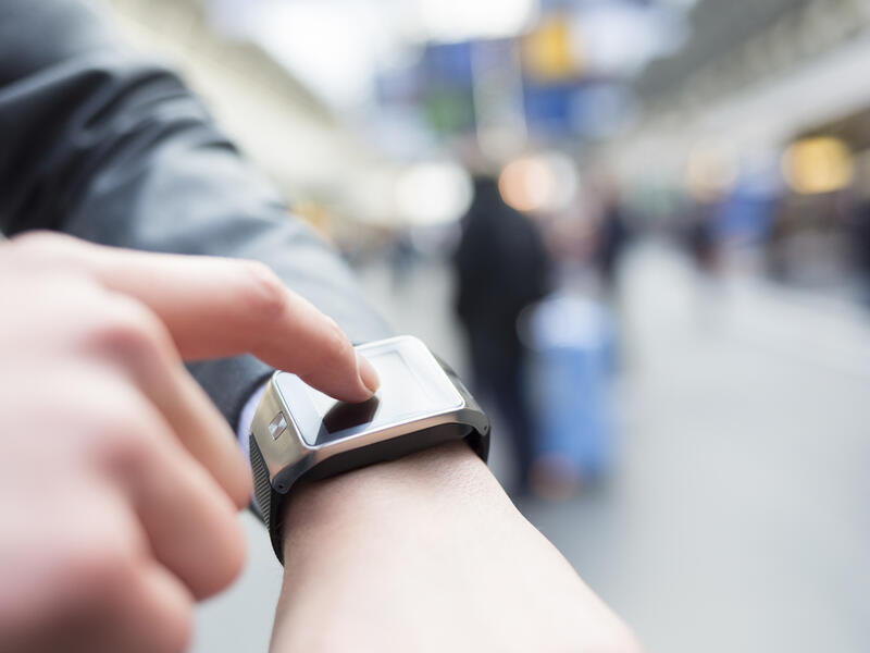 Google, Samsung's Wearable Units Merge To Take On Apple Watch