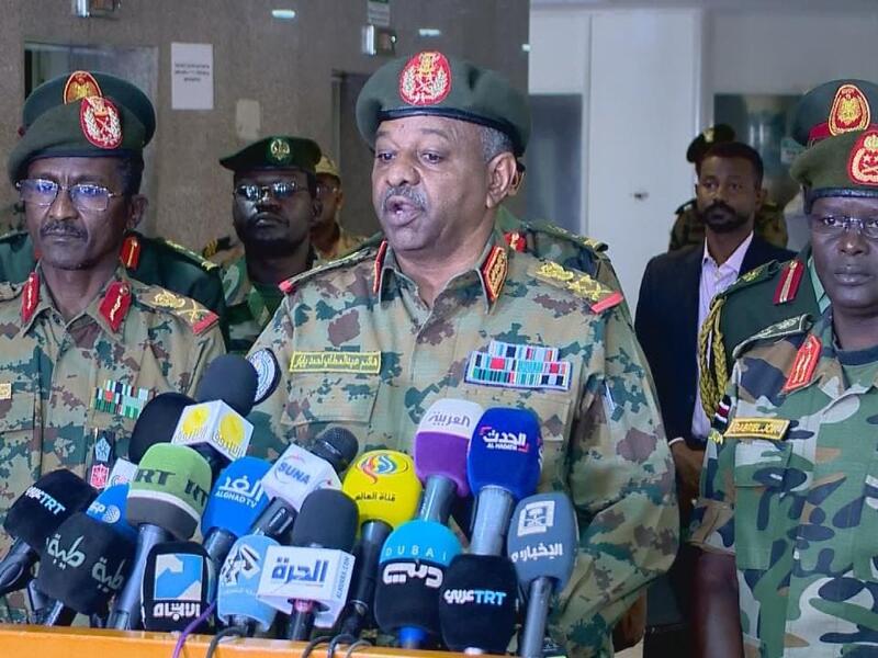 السودان.. أحكام بسجن رئيس الأركان السابق و7 ضباط