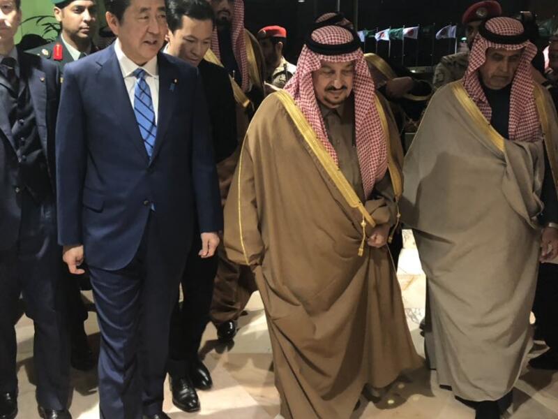 رئيس الوزراء الياباني يصل السعودية في مستهل جولة خليجية