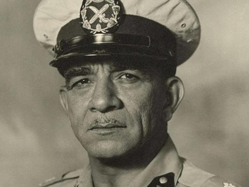 محمد نجيب