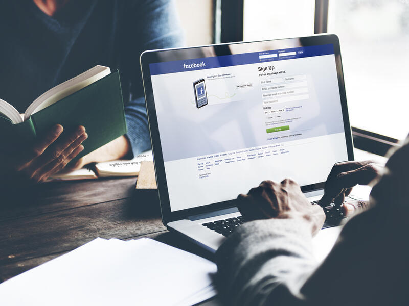 Facebook Tests New Tool that Allows Users to Move Photos to Google