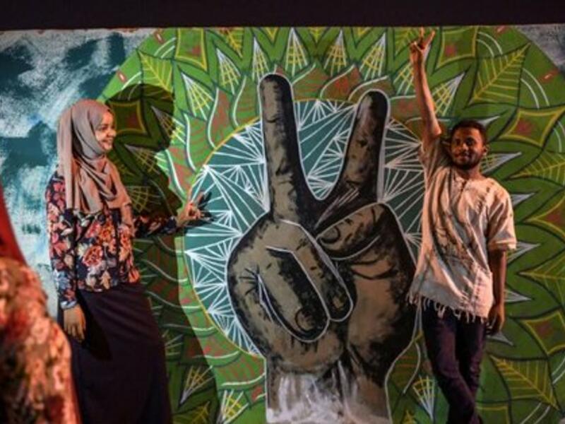 The overthrow of Bashir have inspired the graffiti artists (Twitter)