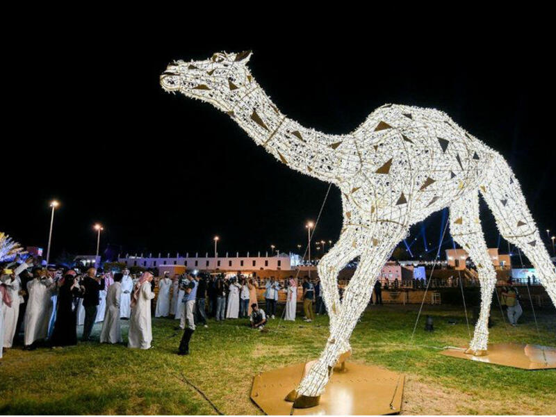 السعودية تدخل "غينيس" بأكبر مجسم للهجن في العالم