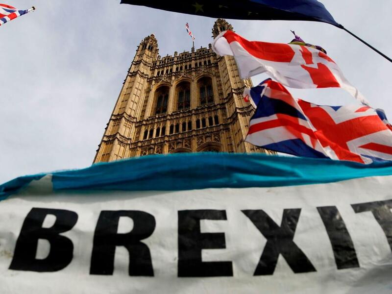 2016: عبارة " بريكزيت / Brexit" والتي تدل على خروج المملكه المتحدة من الاتحاد الاوروبي، الذي كان من المفروض أن يُطبق في شهر مارس 2019.
