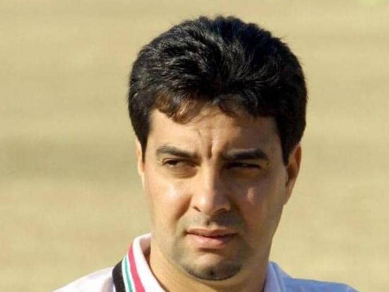 النجم الدولي السابق أحمد راضي