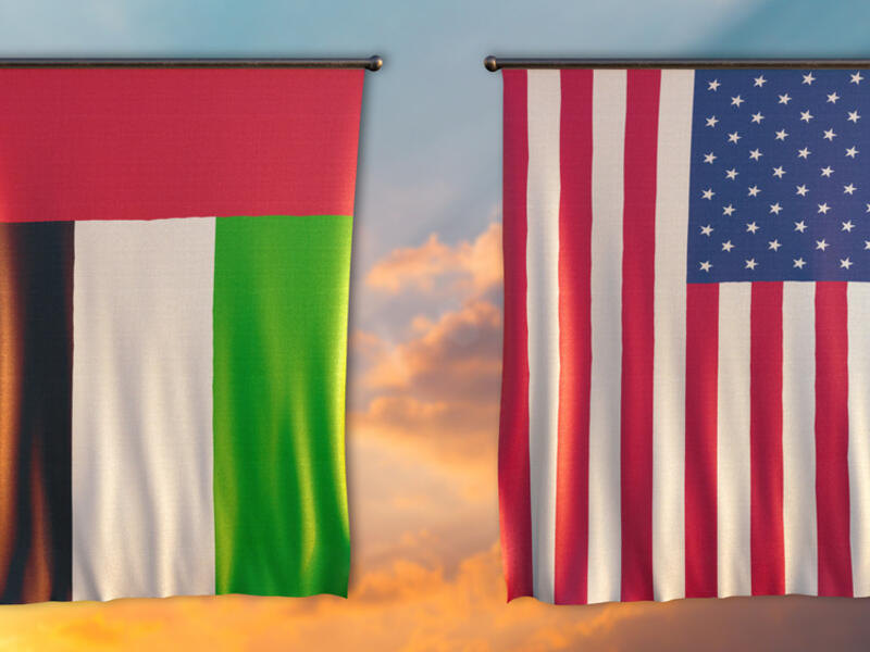الإمارات تبحث سبل تطوير وتقوية التعاون الاقتصادي والمالي مع أمريكا