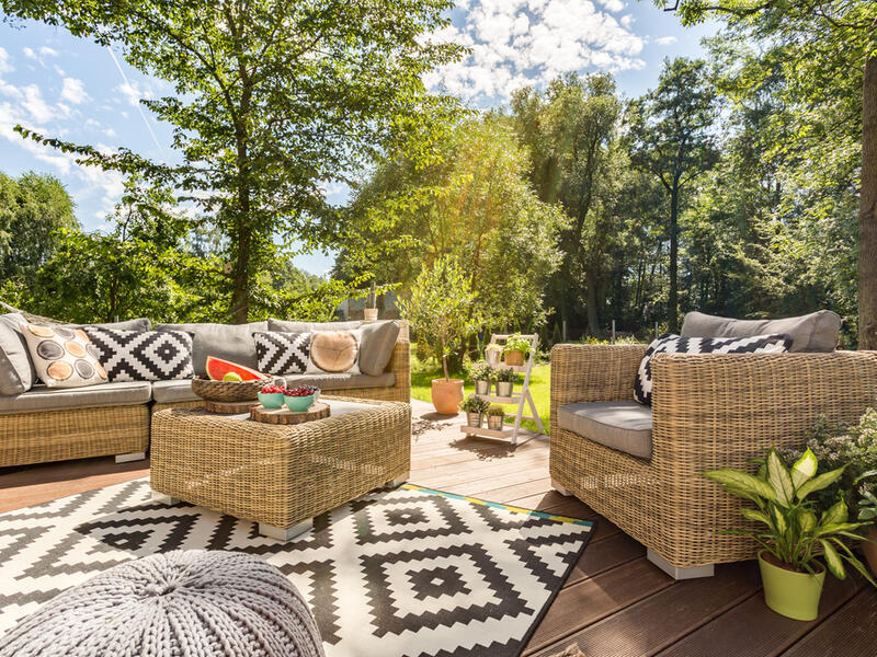 5. الأثاث الخارجي