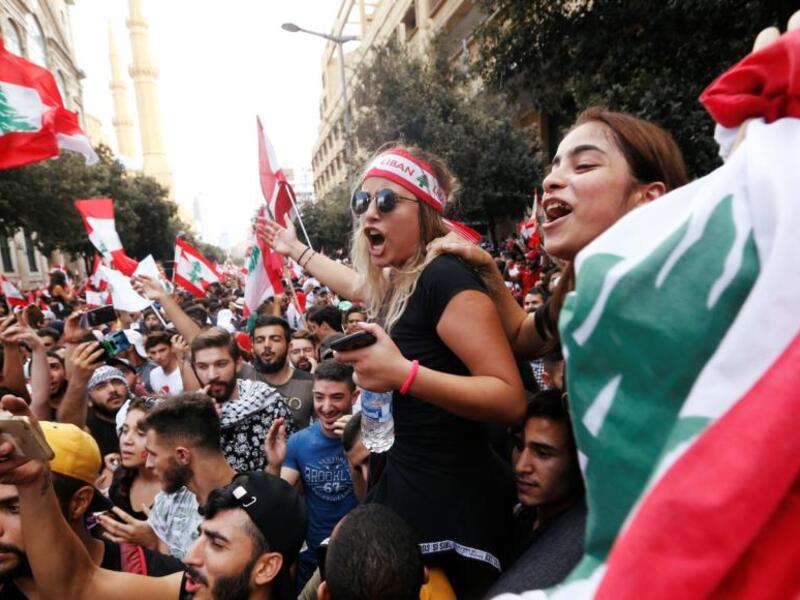 يشهد لبنان منذ 17 أكتوبر الماضي احتجاجات شعبية
