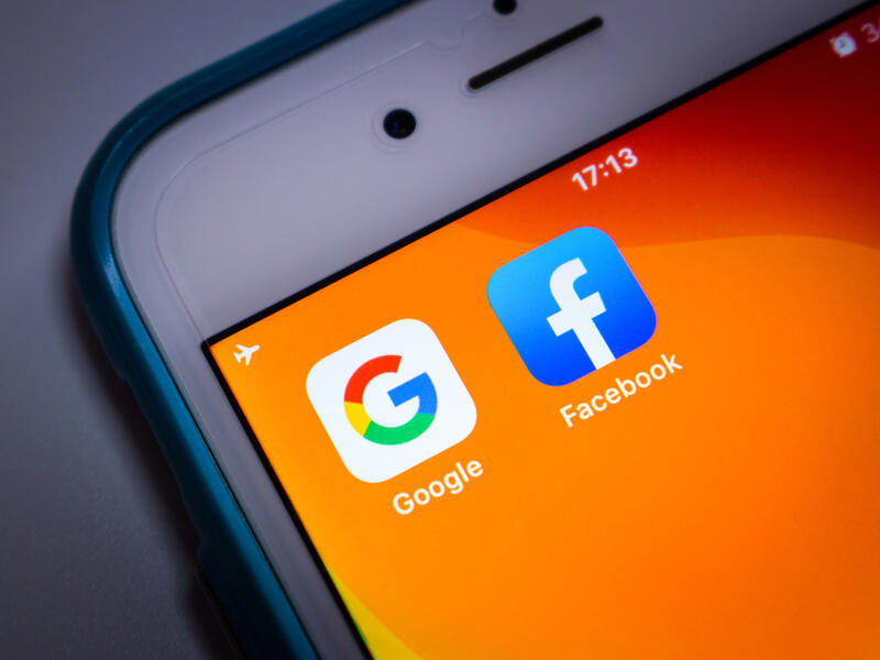 Lawsuit Says Facebook, Google CEOs Aware of Deal to Control Advertising Sales