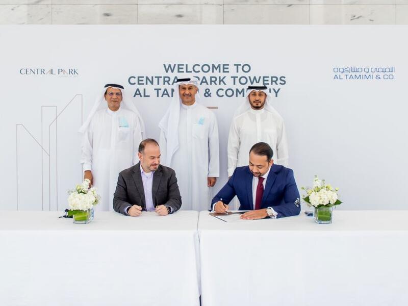 Signing ceremony between Central Park Towers, DIFC and Al Tamimi & Company in the presence of Essam Al Tamimi, Chairman and Samer Qudah, Managing Partner of Al Tamimi & Company, Arif Mubarak, Chairman, Saeed Al Qatemi, Vice Chairman and Hani Fansa, CFO of Arady Development LLC.