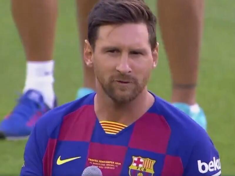 لاعب كرة القدم الأرجنتيني ليونيل ميسي