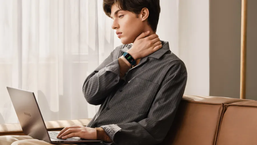 Monochrome Displays On A Smart Band Are A Thing Of The Past. Here's How The Huawei Band 6 Changes The Game And Becomes More Than A Band!