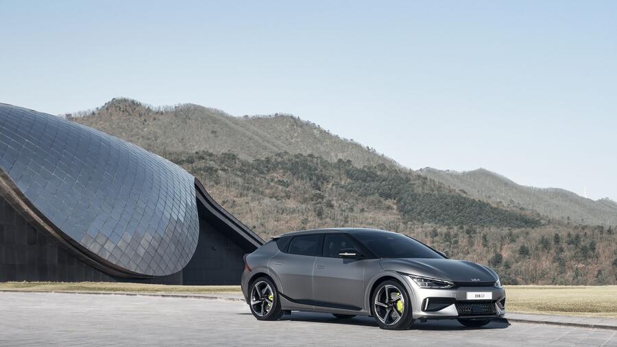 Kia Takes Two At The Annual  What Car? Electric Car Awards