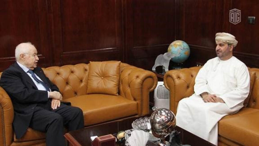 Abu-Ghazaleh Receives Oman’s Ambassador To Jordan