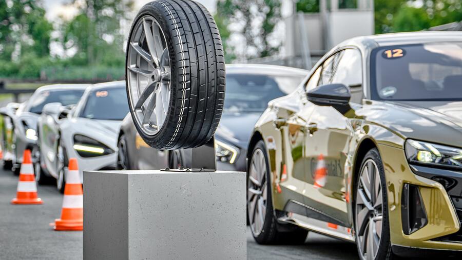 Continental Presents New Sportcontact 7 Tyre Line