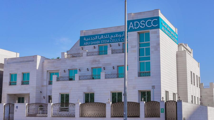 Abu Dhabi University and Abu Dhabi Stem Cells Center sign an MoU to exchange knowledge in healthcare