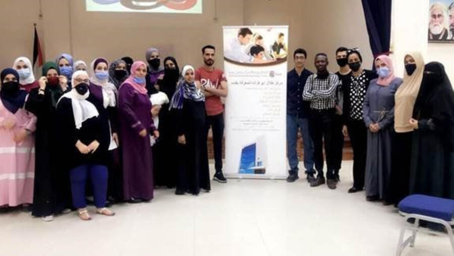 ‘Abu-Ghazaleh Global’ Holds ‘Six Thinking Hats’ Workshop in Gaza Camp