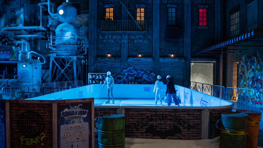 Warner Bros. World Abu Dhabi Welcomes Guests to Experience Gotham City Skate This Festive Season