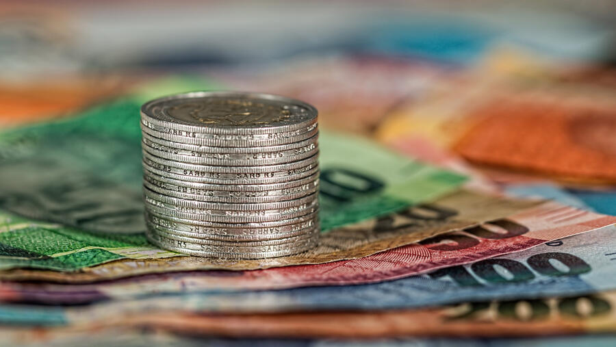 Gartner Identifies Three Technology Trends Gaining Traction in Banking and Investment Services in 2022