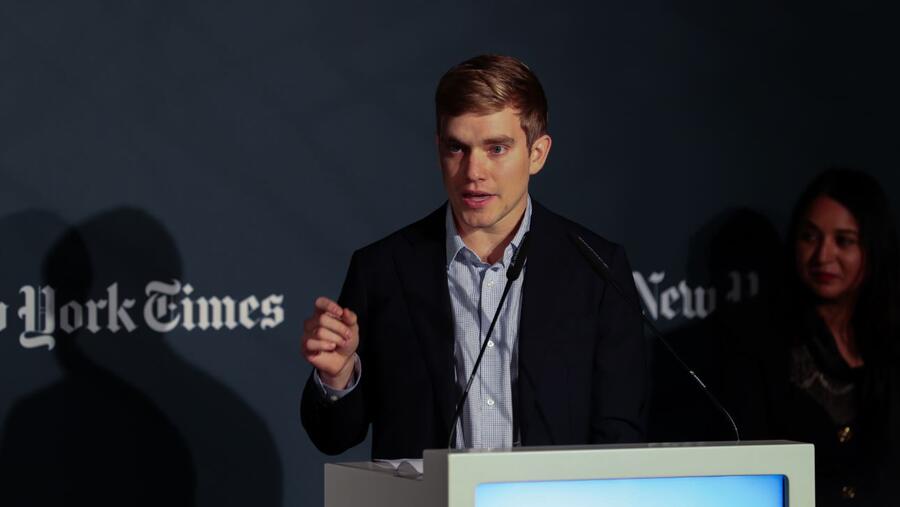 Experts Dive Into the Metaverse at Qatardebate Event With New York Times in Davos