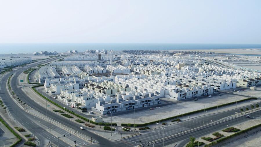 Diyar Al Muharraq Completes Electrical Works on Commercial Villa Plots in Deerat Al Oyoun