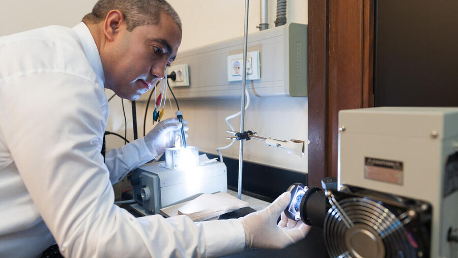 Research of AUC Professor Nageh Allam And A Team of Students on Recycling Lithium-Ion Batteries Recognized By Wiley As Top Cited