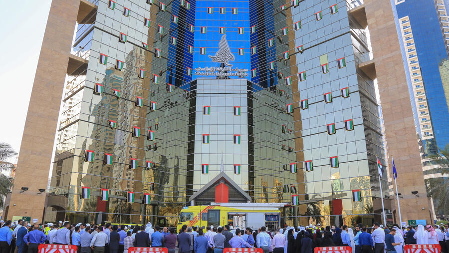Sharjah Islamic Bank coordinates with Sharjah Civil Defense to implement a successful mock evacuation exercise