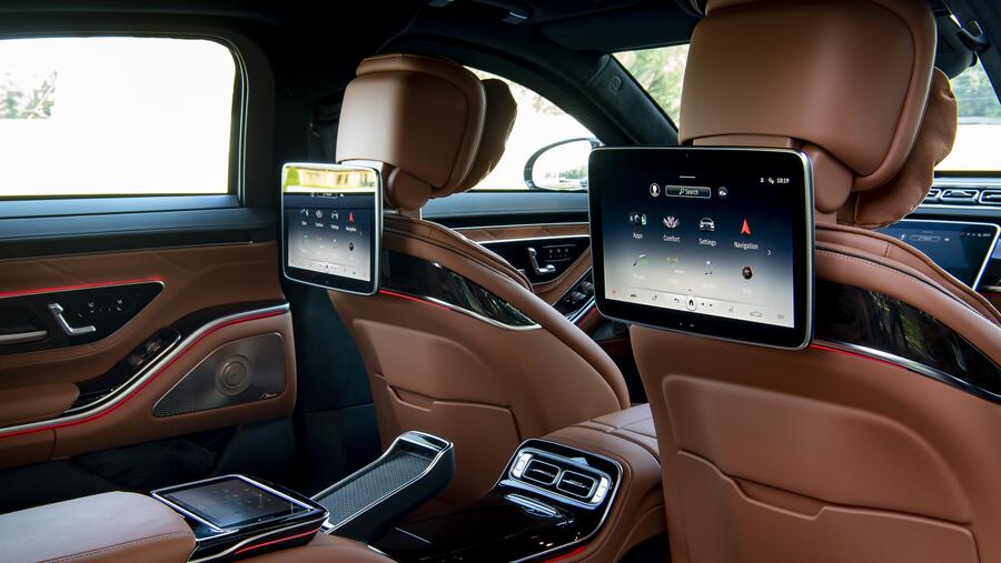 The Mercedes-Benz S-Class: A Quiet and Luxurious Driving Experience 
