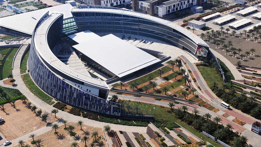 2741 graduates and students participate in the first "KHIBRA" program at the UAE University
