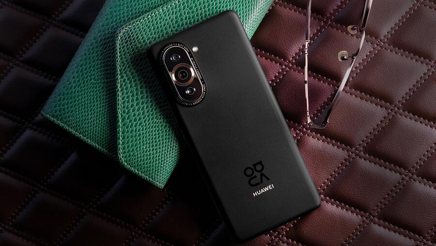 With many industry-firsts, the HUAWEI nova 10 Pro’s front camera takes your selfies to new levels