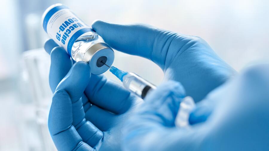  The Department of Health – Abu Dhabi (DoH), regulator of the healthcare sector in the Emirate confirmed the continuity of COVID-19 related services in Abu Dhabi. COVID-19 vaccinations and PCR tests remain available in various healthcare facilities in the