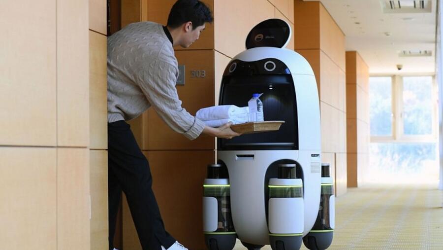 Hyundai Motor Group Robots Get Rolling with  Pilot Programs to Advance Last-mile Delivery