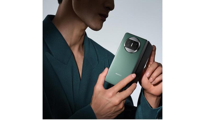 HUAWEI Mate X3 Review: Mastering The Big Screen Foldable Smartphone Experience