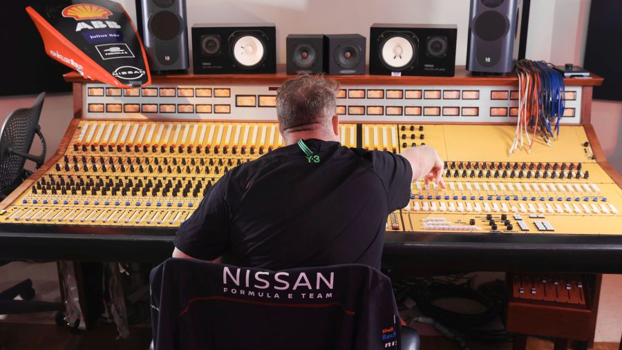 Nissan Collaborate With Dj And Producer Eats Everything To Create New Formula E Music Track ‘Feeel’
