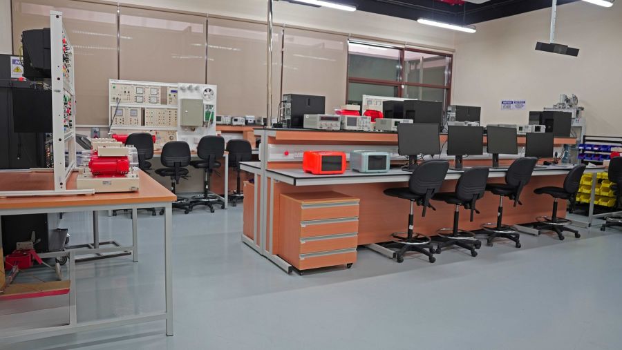 Abu Dhabi University and Vernewell Group inaugurate the first academic institution world-class quantum lab in Abu Dhabi