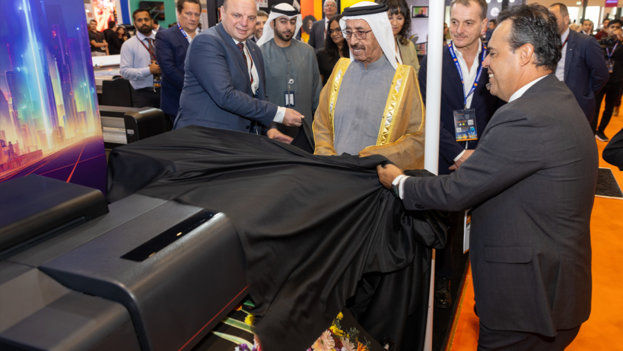 "كانون" تسلط الضوء على ريادتها بمجال تكنولوجيا الطباعة وتلهم المهتمين بطباعة التنسيقات العريضة