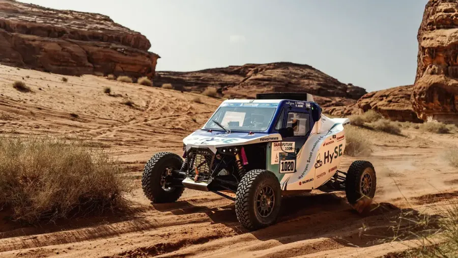 فريق نيسان فورمولا إي ينطلق من خط البداية ويصل إلى منصة التتويج في سباق الدرعية "إي بري" 