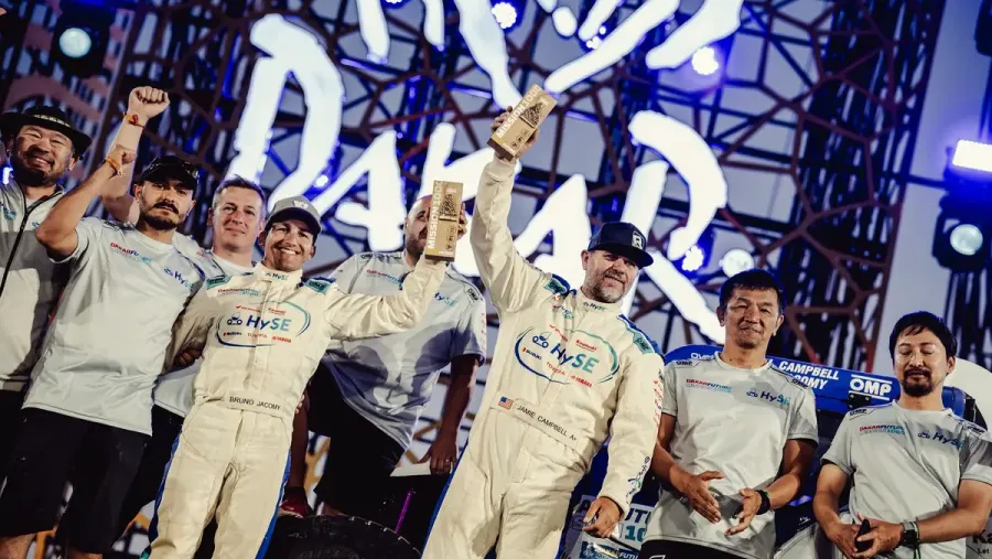 فريق لاند كروزر أوتو بودي يفوز بالمركزين الأول والثاني عن فئة سيارات الإنتاج في رالي داكار 2024