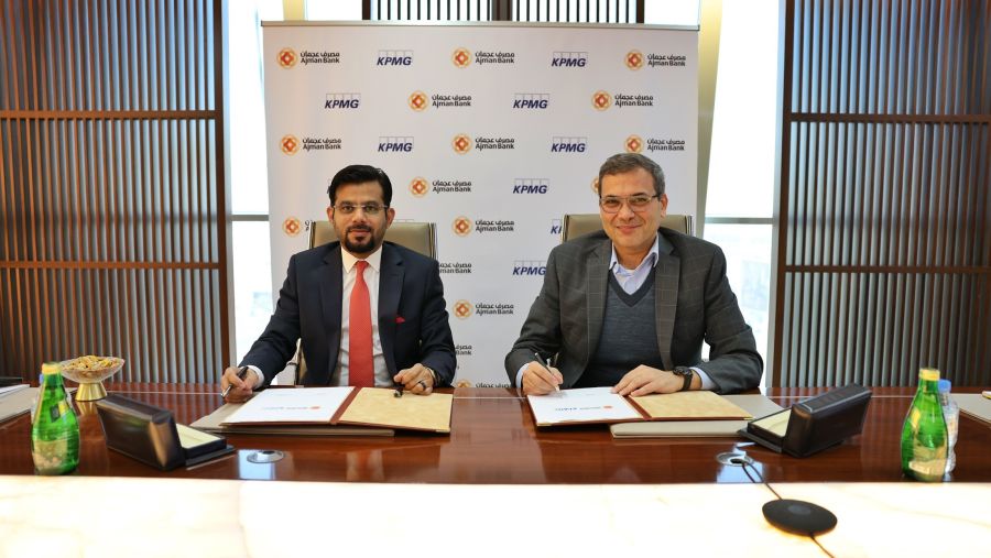 مصرف عجمان يوقع مذكرة تفاهم مع شركة كيه بي إم جي لإرساء ركائز العمل في إطار الاستدامة والحوكمة البيئية