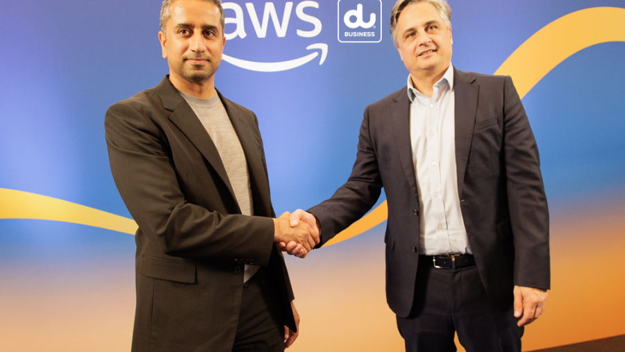 دو وأمازون ويب سيرفيسز تتعاونان لتسريع التحول السحابي للمؤسسات والجهات الحكومية في دولة الإمارات العربية المتحدة